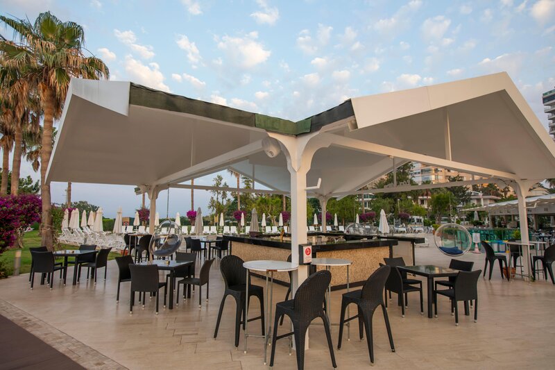 Falcon Hotel 14