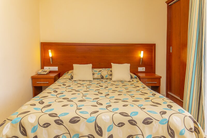 Selenium Hotel 13