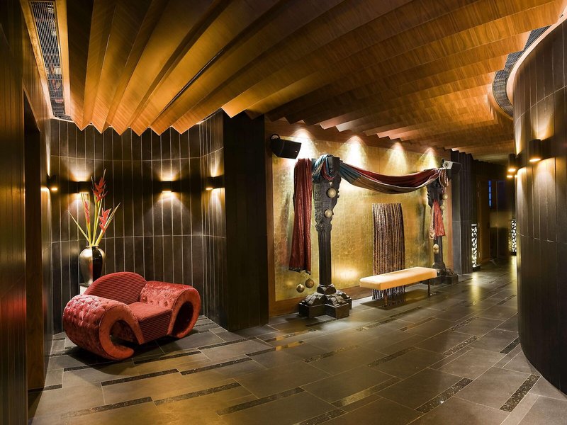 The LaLit New Delhi 15