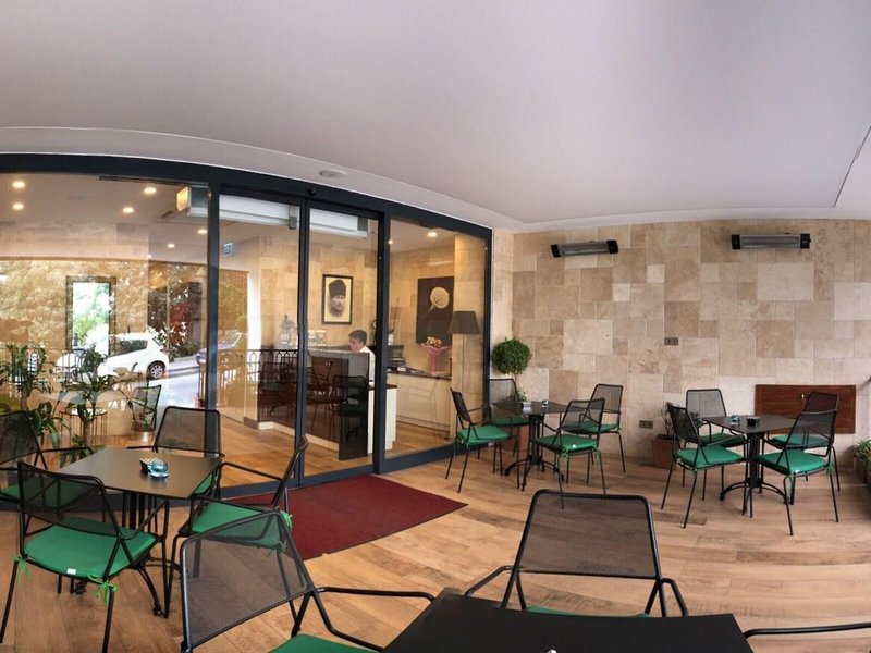 The White Orient Hotel 13