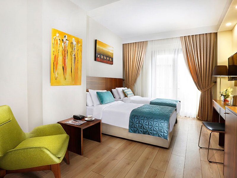 The White Orient Hotel 18