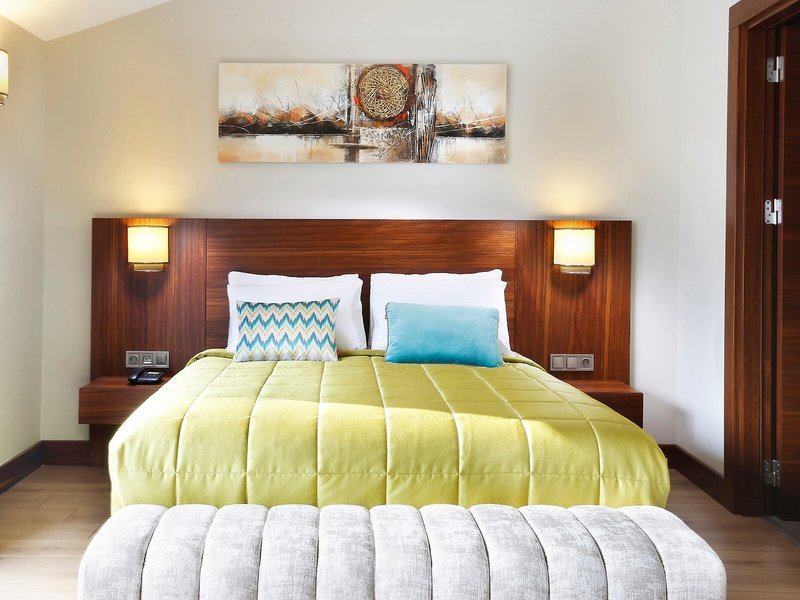 The White Orient Hotel 20