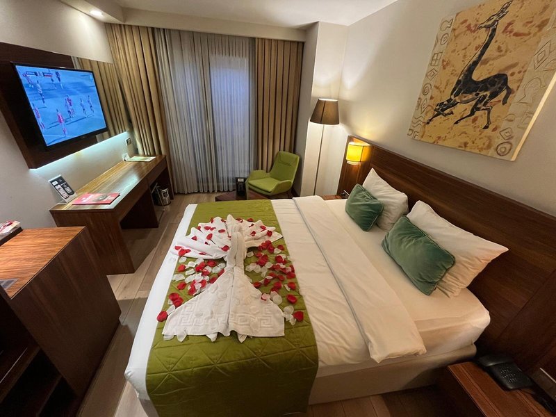 The White Orient Hotel 23