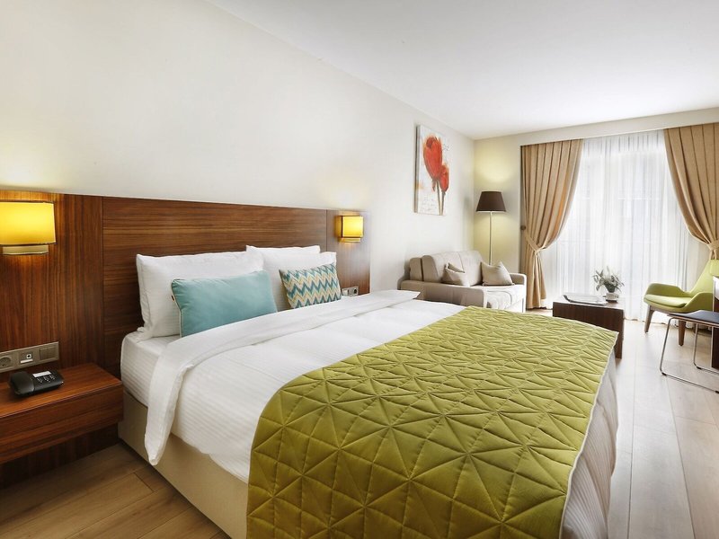 The White Orient Hotel 24