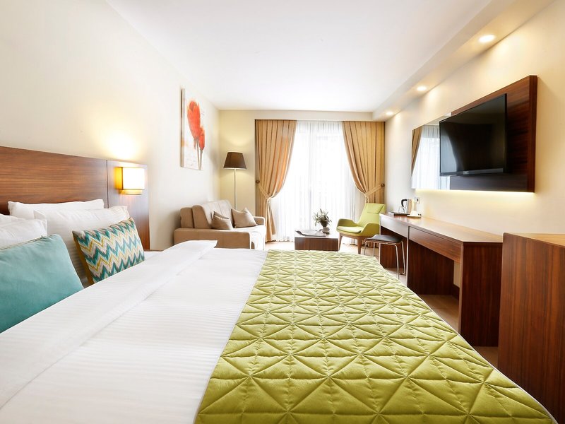 The White Orient Hotel 25