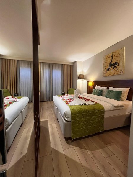 The White Orient Hotel 35