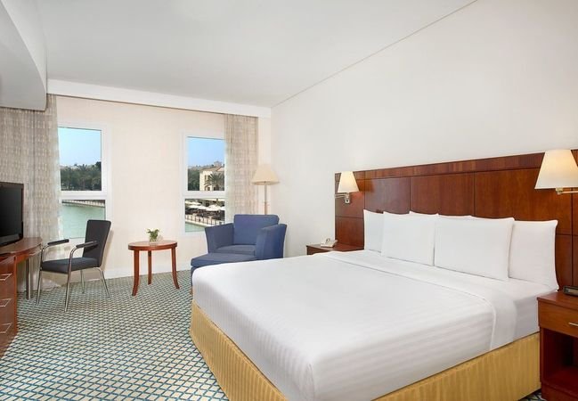 Millennium Lakeview Hotel 4