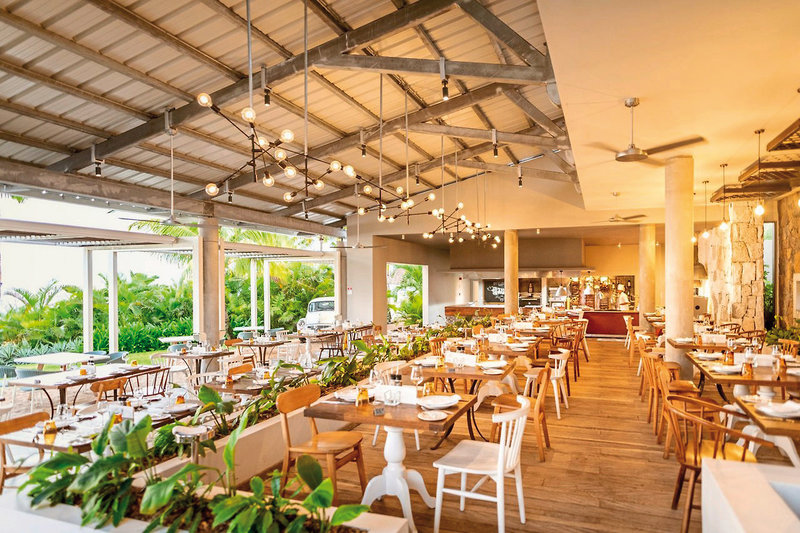 Victoria for 2 Beachcomber Resort & Spa 8