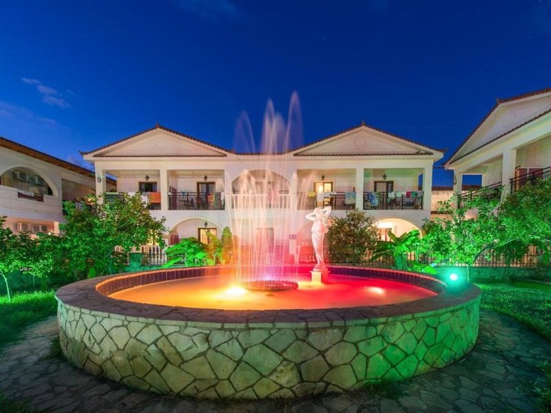 Canadian Hotel 1