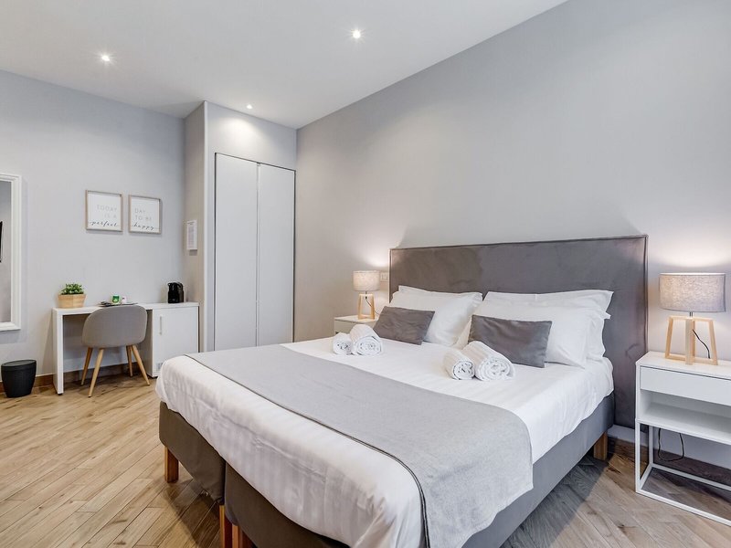Colonna Luxury Suites 2