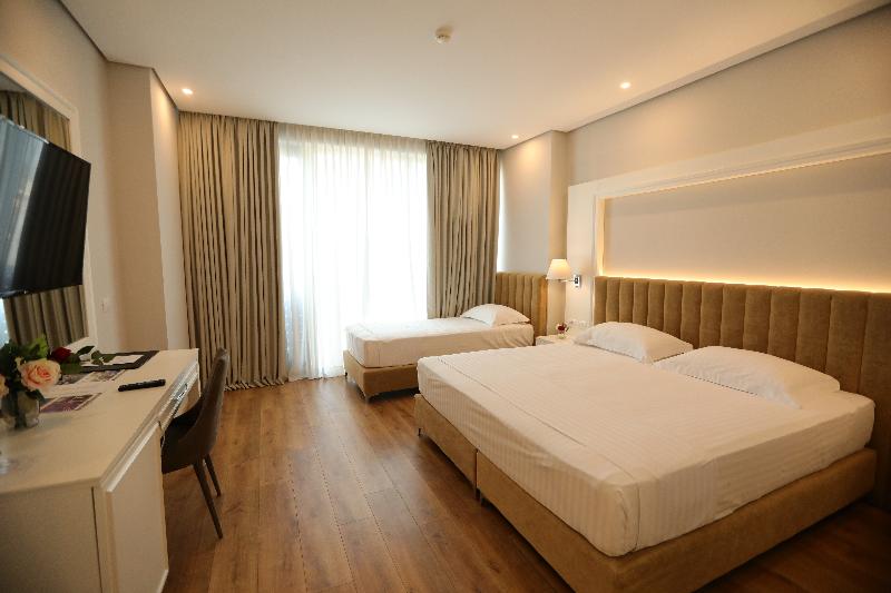 Premium Hotel Beach 3