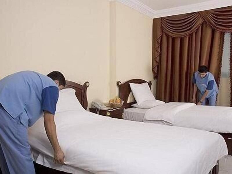 Al Muntazah Plaza Hotel 8