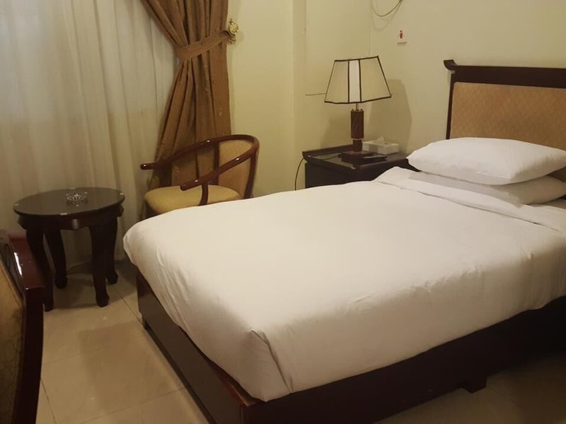 Al Muntazah Plaza Hotel 9