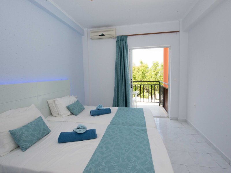 Silver Beach 36