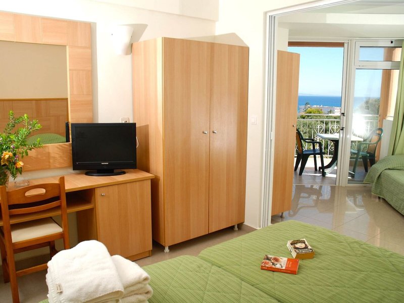 Captains & Commodore & Admiral Complex 8