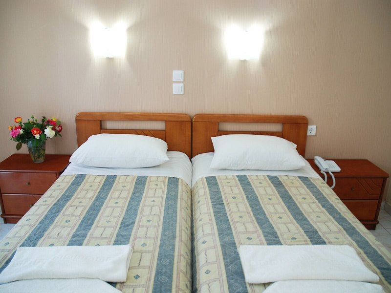 Captains & Commodore & Admiral Complex 12