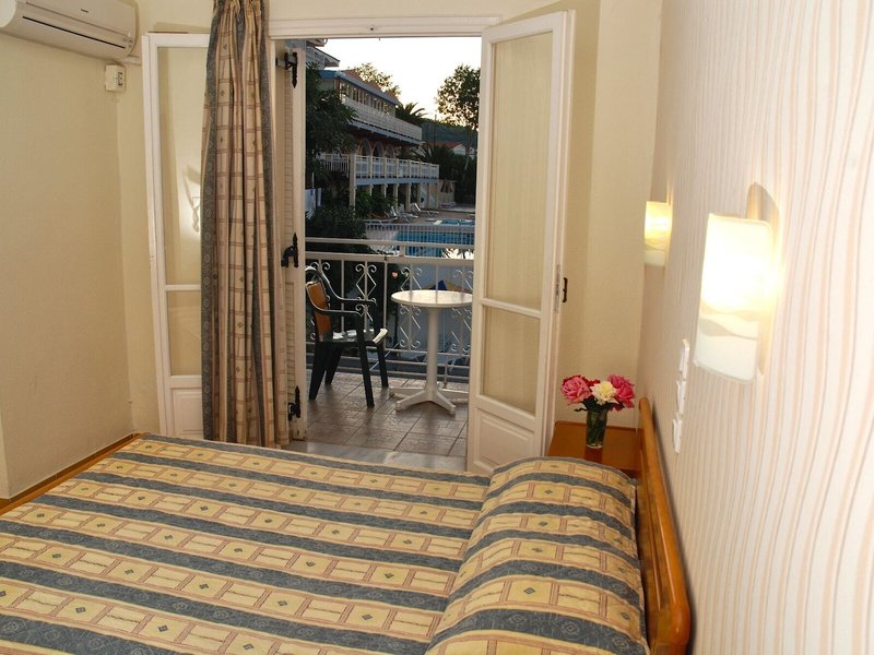 Captains & Commodore & Admiral Complex 14