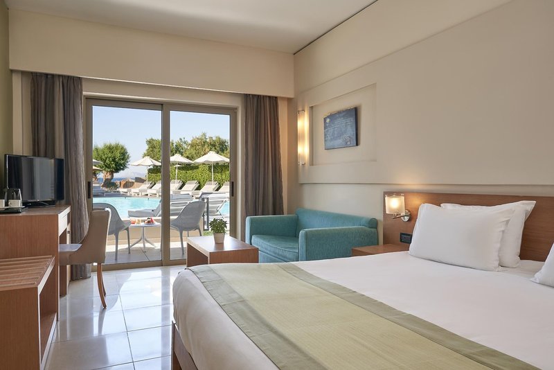 Atlantica Amalthia Beach Hotel 7