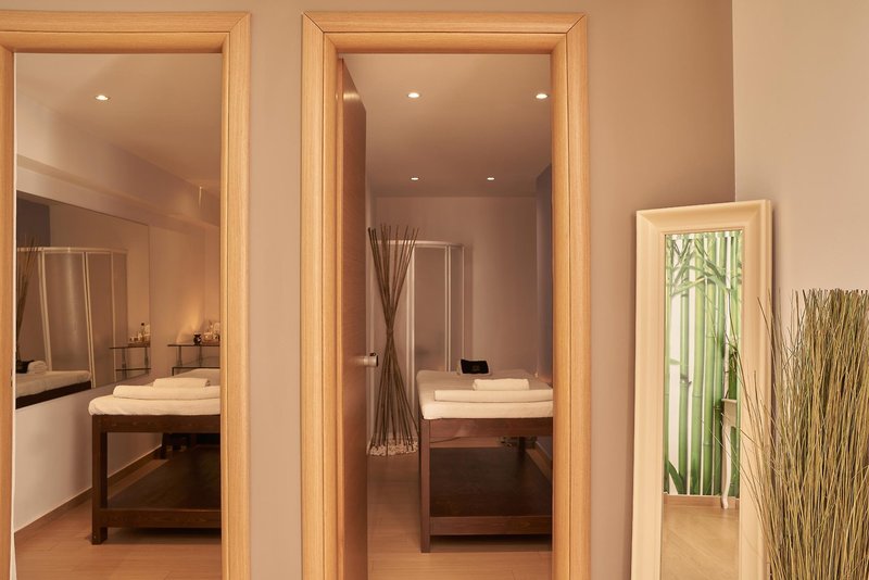 Atlantica Amalthia Beach Hotel 20