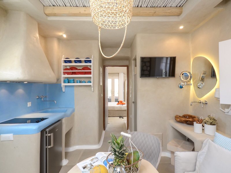 Naxos Euphoria Suites 18