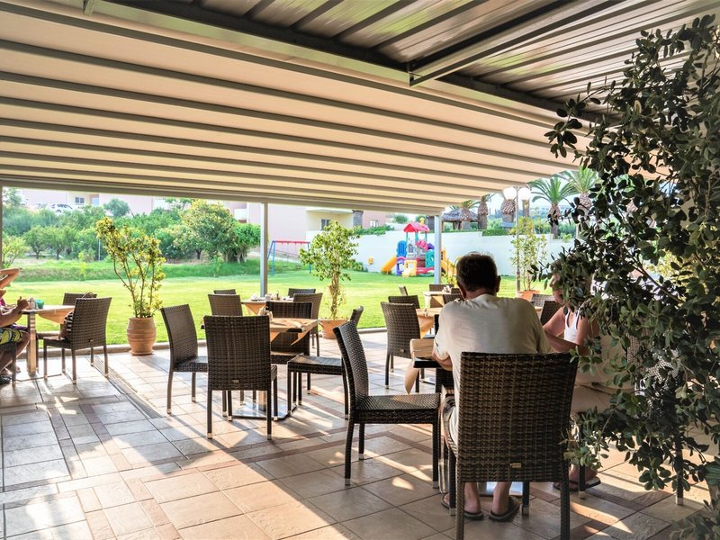 Atrion Resort Hotel & Apartments 9 - Restaurant