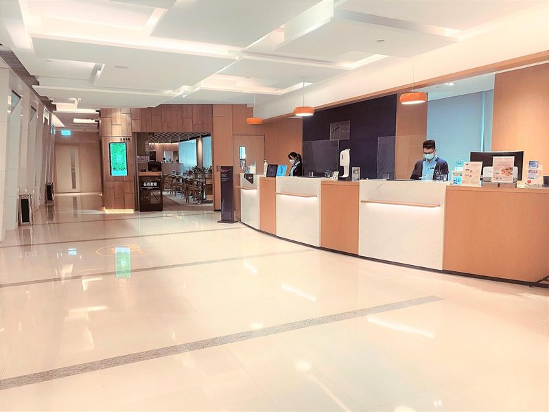 Holiday Inn Express Causeway Bay 8