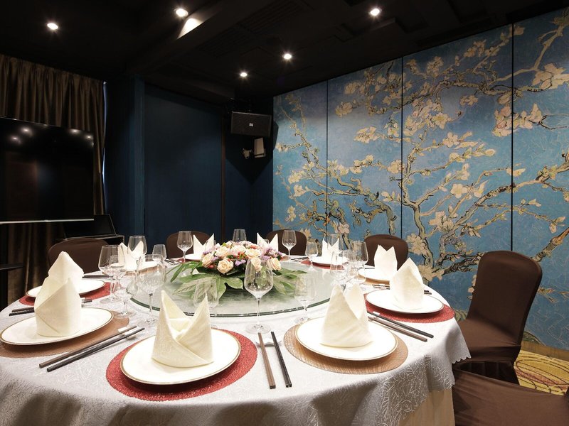 Holiday Inn Express Causeway Bay 11