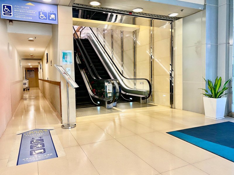 Holiday Inn Express Causeway Bay 12