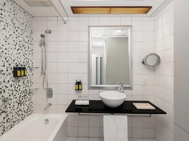 L´Hotel Causeway Bay Harbour View 32