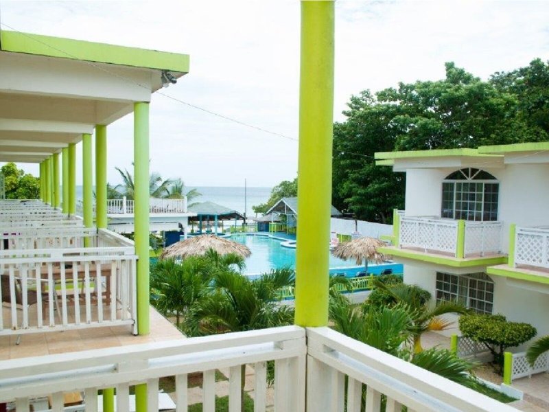 Fun Holiday Beach Resort 12