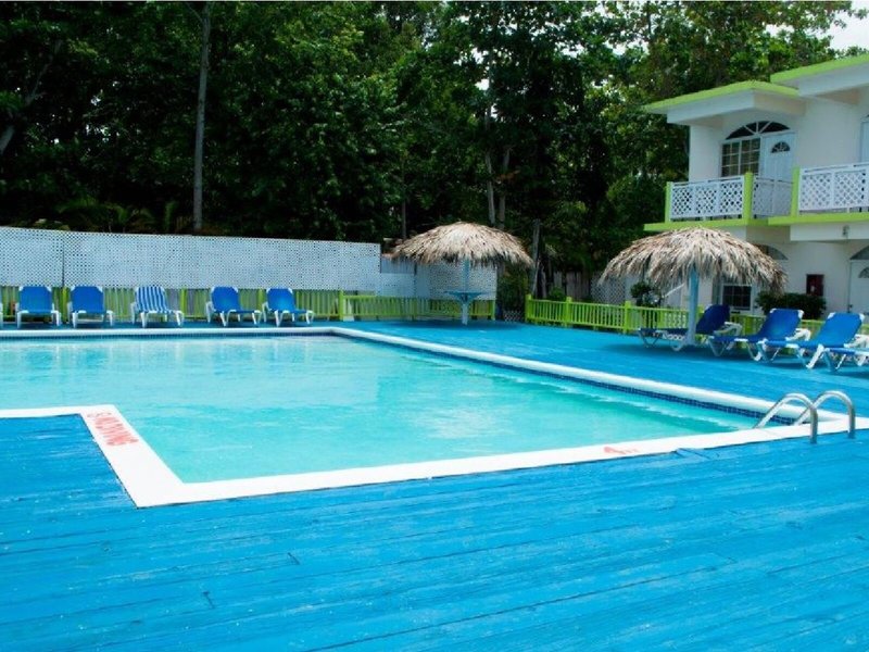 Fun Holiday Beach Resort 14