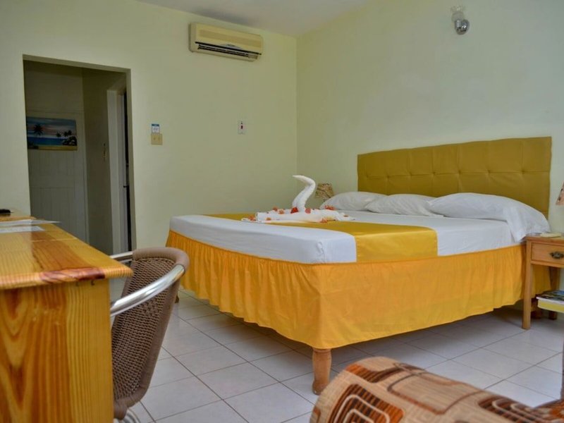 Fun Holiday Beach Resort 20