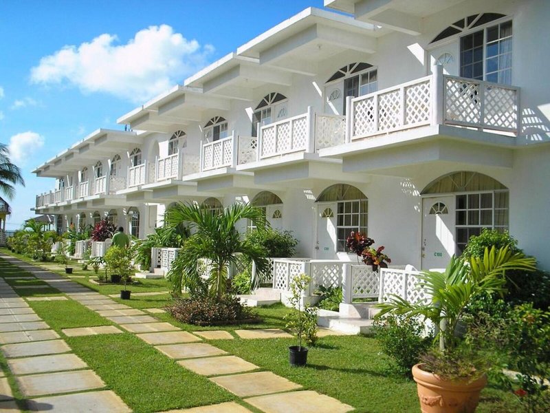 Fun Holiday Beach Resort 5