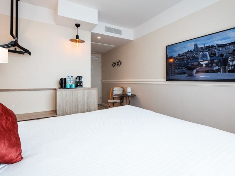 Hotel The Originals Paris Maison Montmartre 23