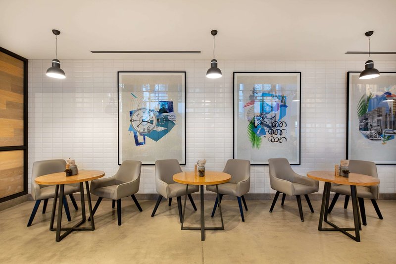 Rove Dubai Marina 12