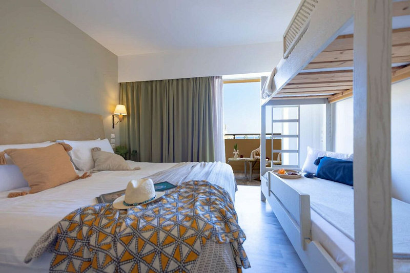 Santa Marina Beach Hotel 7