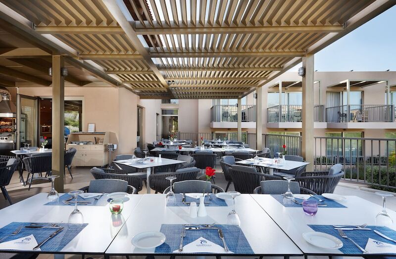 Santa Marina Beach Hotel 7