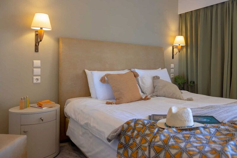 Santa Marina Beach Hotel 10