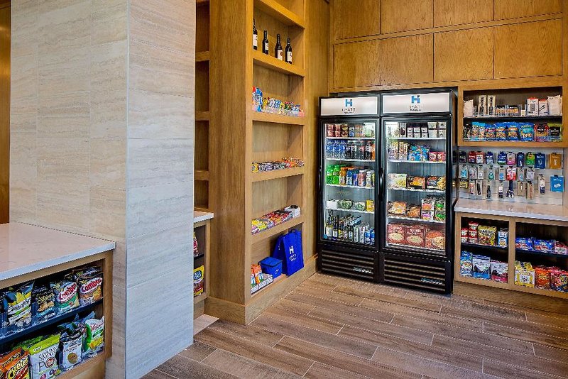 Hyatt House across from Universal Orlando Resort 7