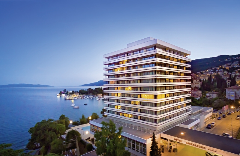 Hotel Ambasador 23