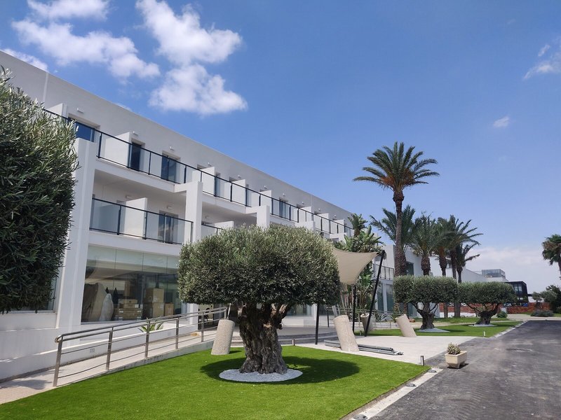 SunConnect Cabogata Garden 3