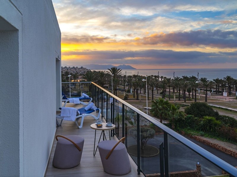 SunConnect Cabogata Garden 6