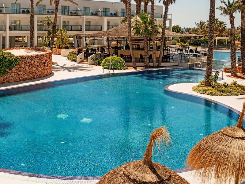 SunConnect Cabogata Garden 11