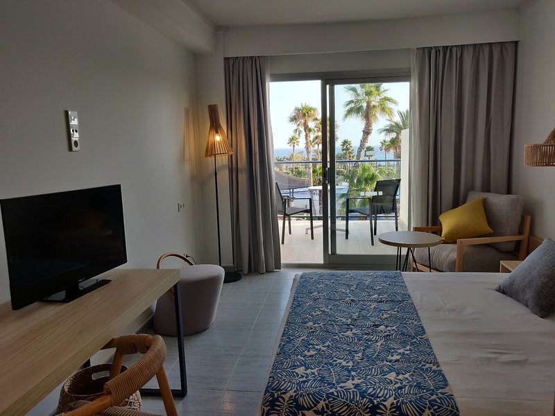 SunConnect Cabogata Garden 37