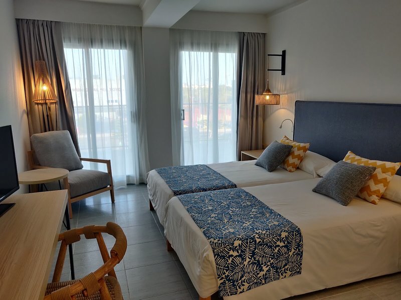 SunConnect Cabogata Garden 42