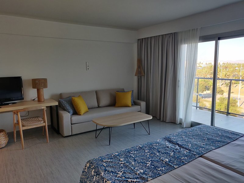 SunConnect Cabogata Garden 49