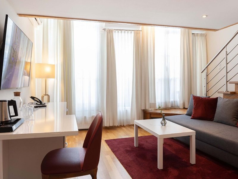 The Levante Laudon 15