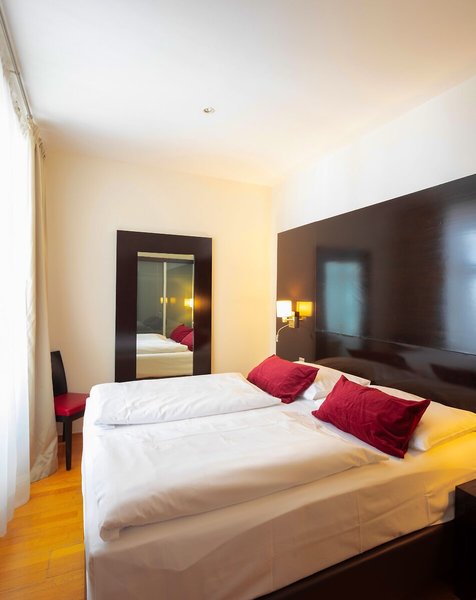 The Levante Laudon 28