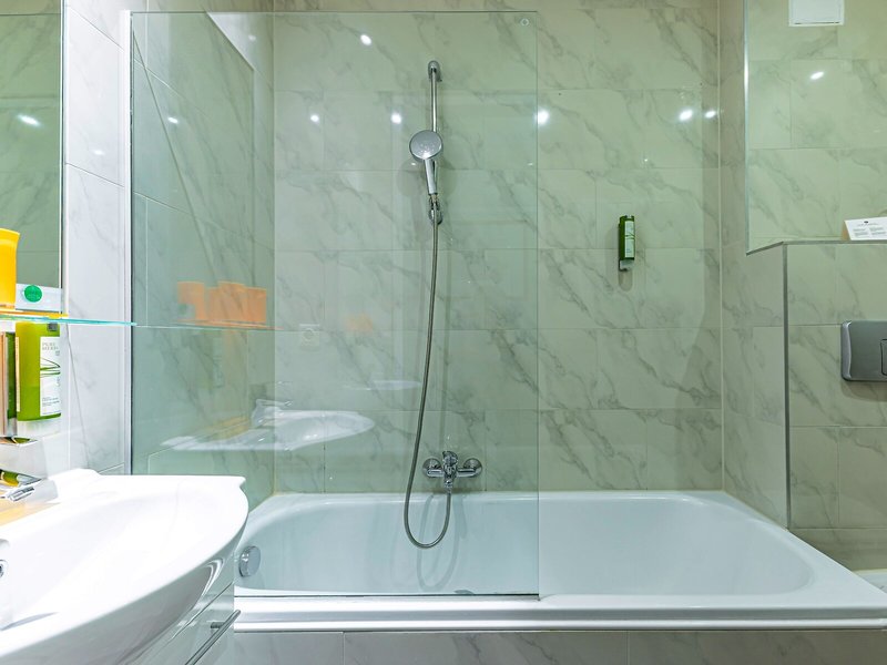 The Levante Laudon 33