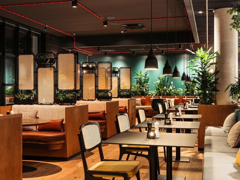 Hotel Schani UNO City 8